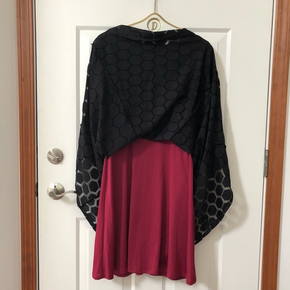Luxology Fit & Flare Red Dress w/Black Overlay & Bell Sleeves - Picture 3 of 10
